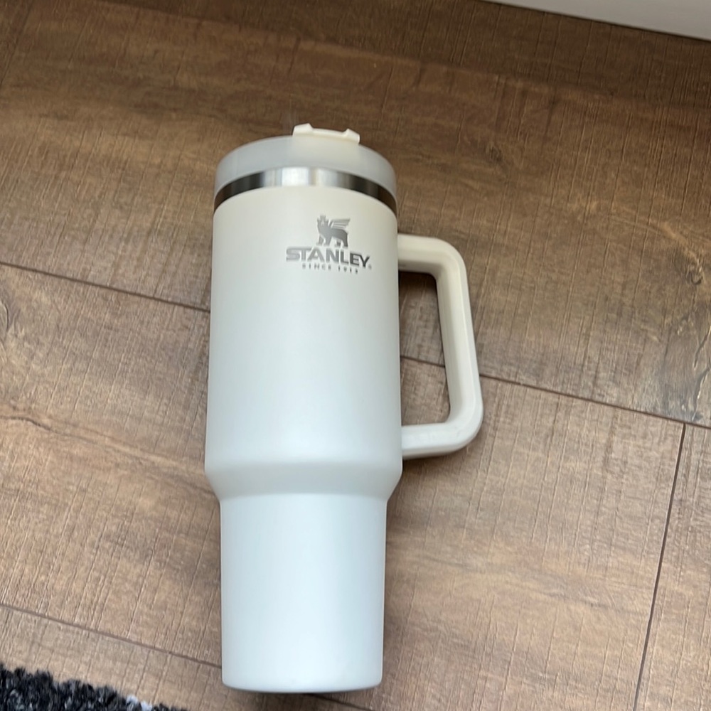 Stanley Original Cream 40oz tumbler with new straw